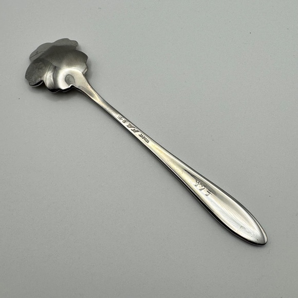 Sakura flower-top teaspoon, stainless steel, by Nagao Tsubamesanjo in Japan - Picture 2 of 7